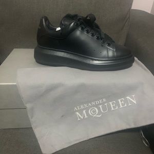 Alexander mcqueen worn once! Womens 8 mens 6